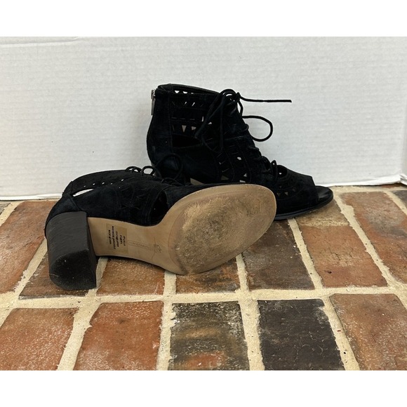 Vince Camuto Lallia Peep Toe Suede Heels Booties Sz 8.5 Laser-Cut-Lace Up Shoes - Picture 6 of 6